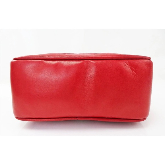 CHANEL Red Quilted Crossbody Bag with Gold Chain - Picture 7 of 15